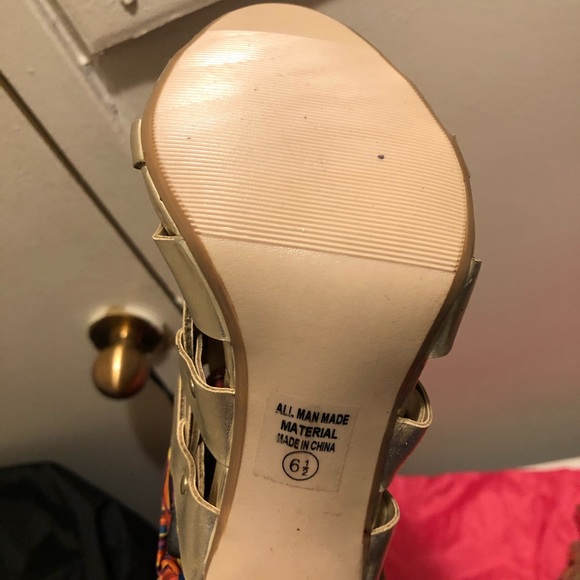 Heels - Picture 3 of 3